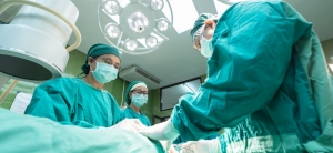 Cirurgia de extração de tumores sem remoção total do pulmão realizada pela primeira vez em Portugal